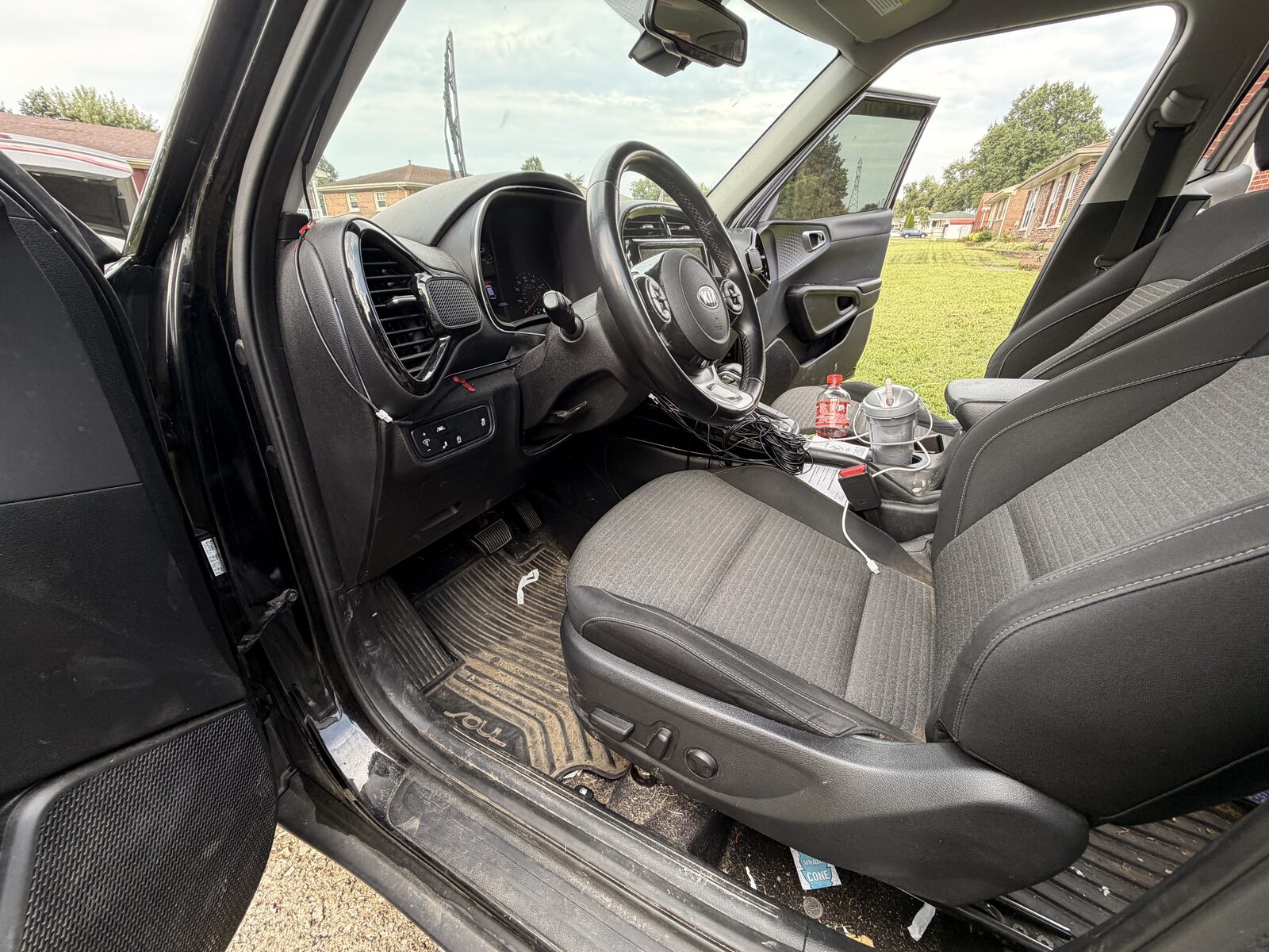 Kia Soul interior before detail
